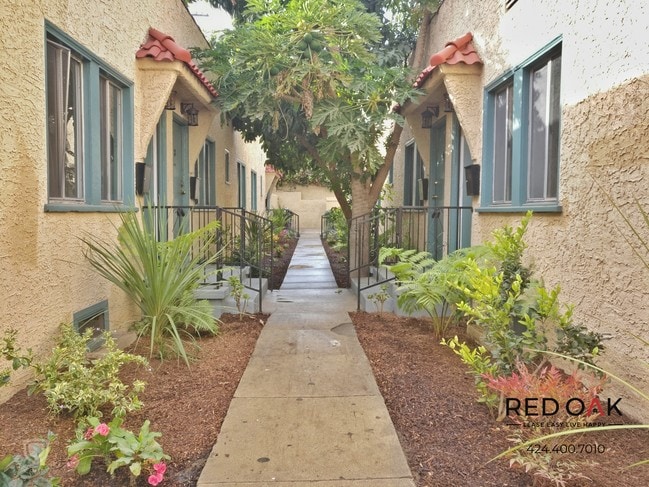 Building Photo - 4730 St Charles Pl