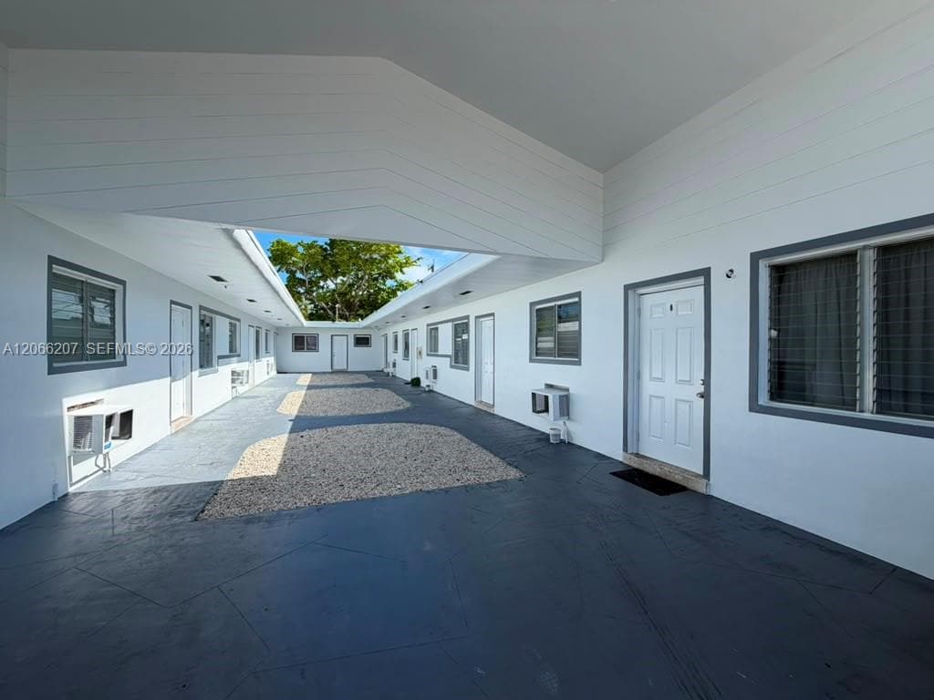 Building Photo - 1280 NE 139th St