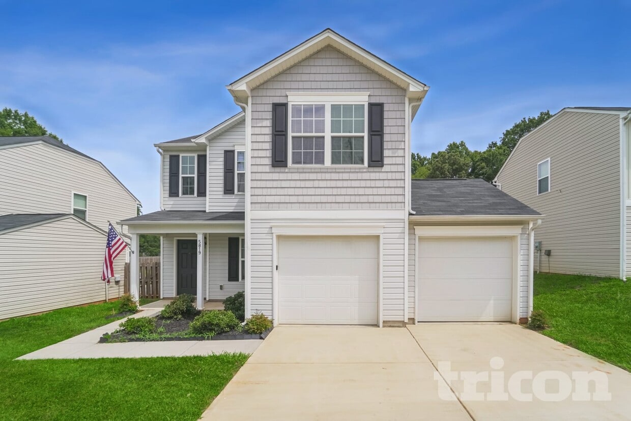 Foto principal - 5819 Hewitt Dr