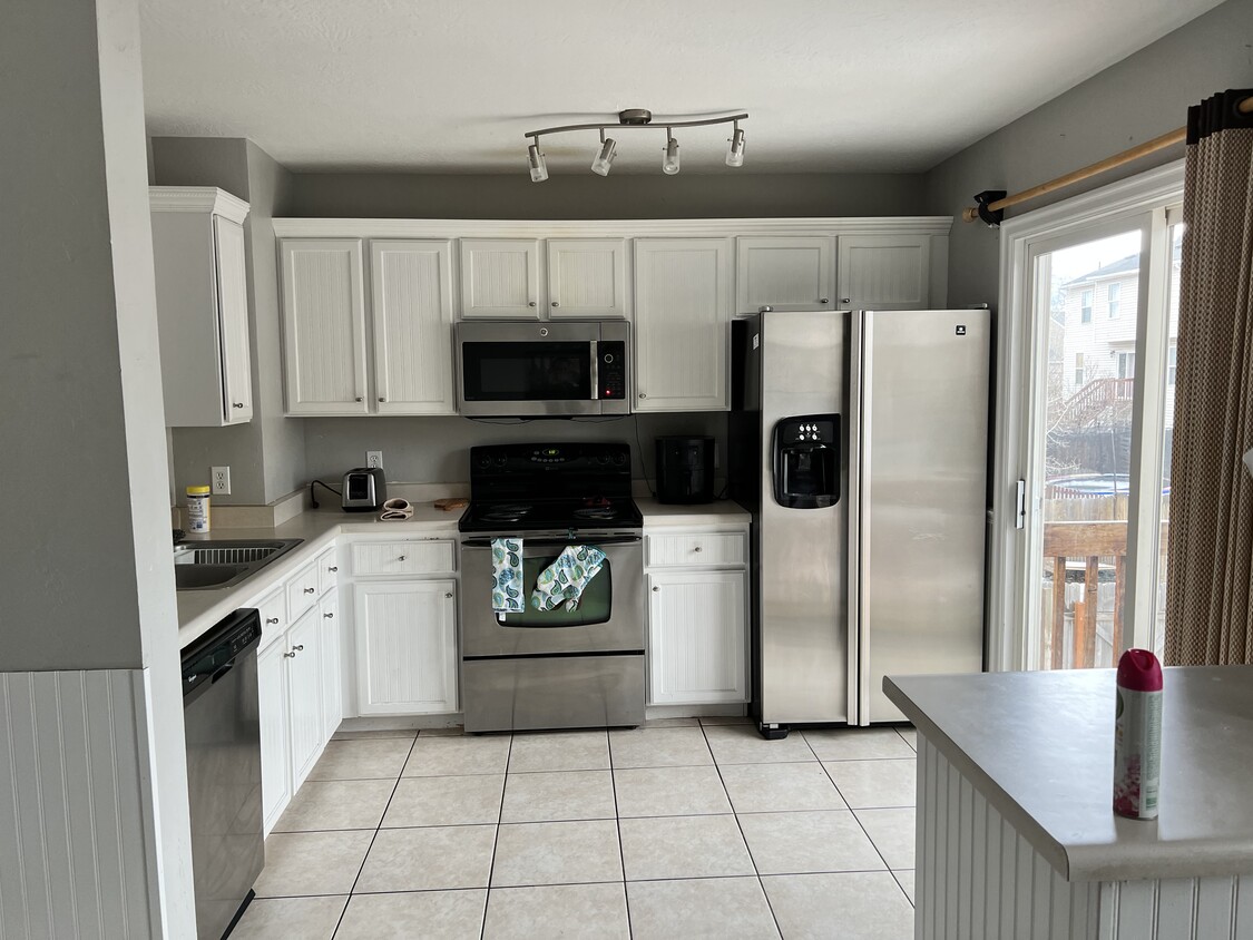 Primary Photo - 608 N Royal Troon Dr