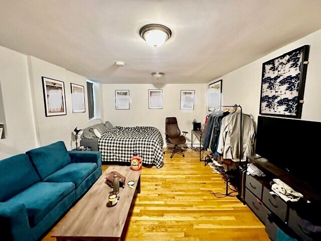 Primary Photo - 24 Stillman St
