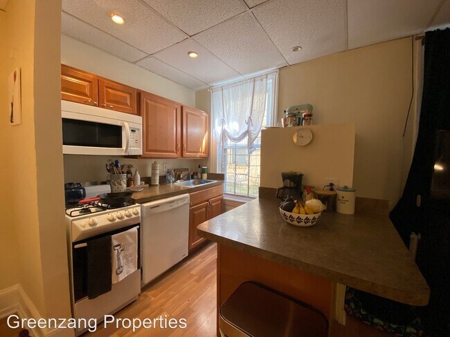 Foto del edificio - 2221 Spring Garden St