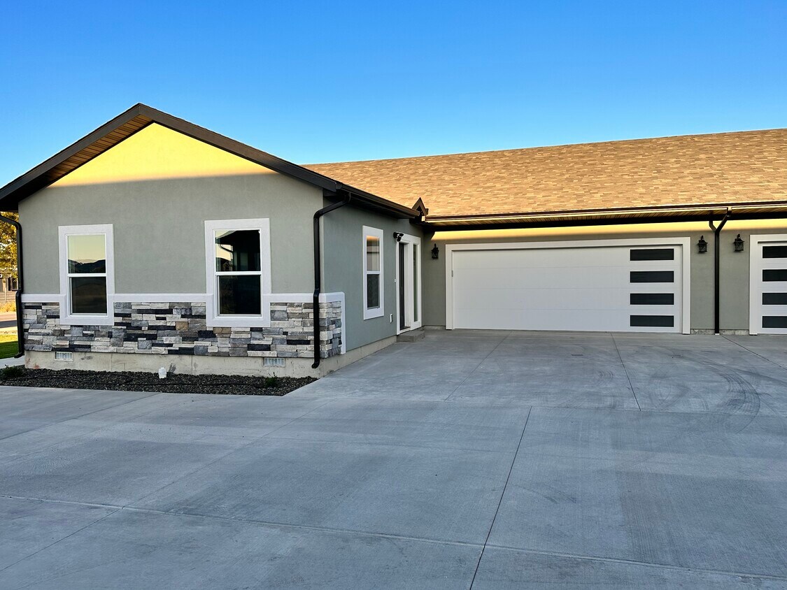1025 Cheney Dr W, Twin Falls, ID 83301 Townhome Rentals in Twin Falls