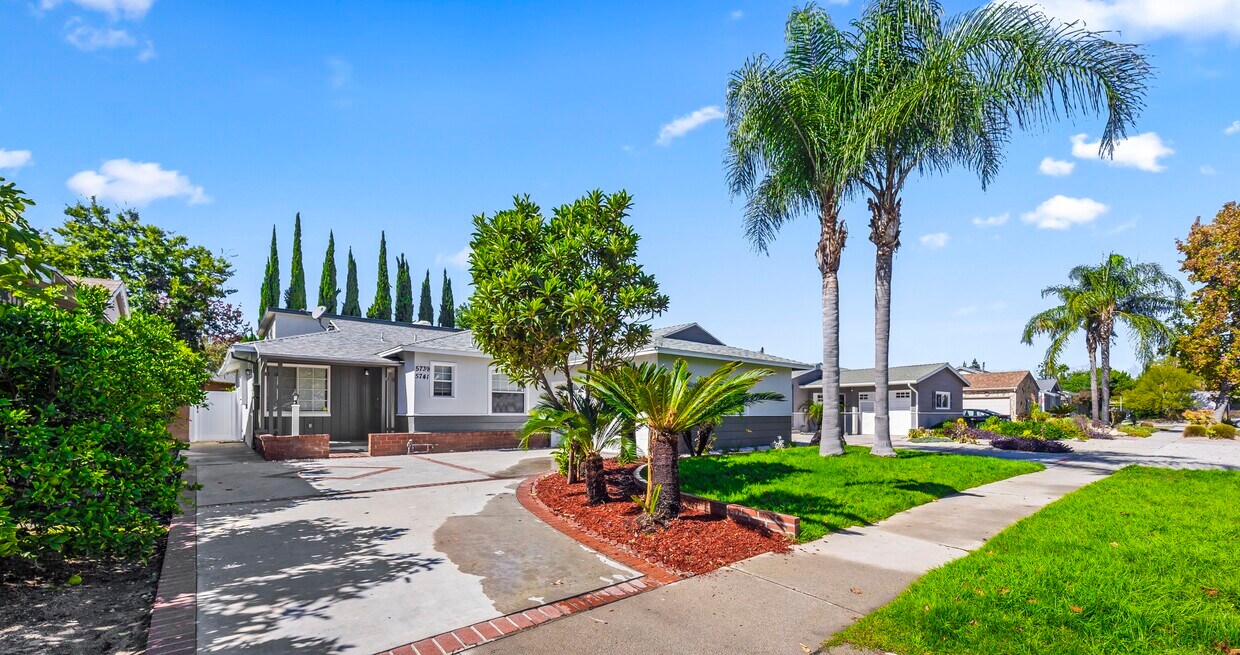 Foto principal - 5739 Simpson Ave