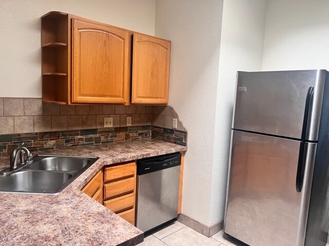 Foto del edificio - 2357 Saturn Cir