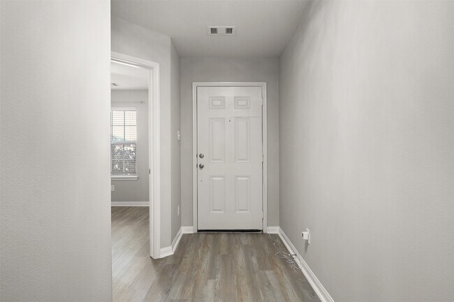 Foto del edificio - 12201 Seacrest Ln