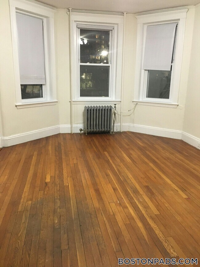 Foto del edificio - 235 Park Dr