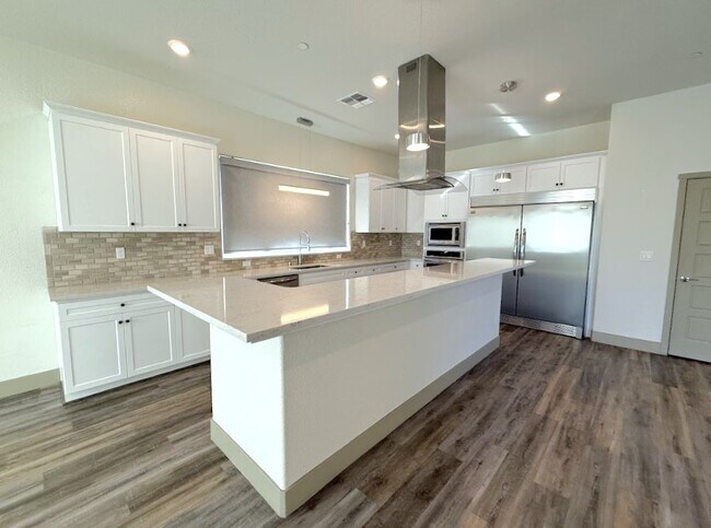 Building Photo - 2358 Pacheco Dr