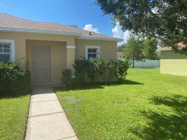 Building Photo - Single Family Home in Poinciana