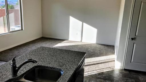 Foto del edificio - Price Reduced! Townhome in Little Valley A...