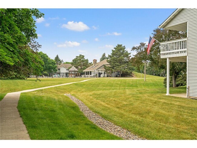 Foto del edificio - 3566 Blue Jay Way