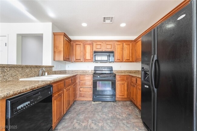 Building Photo - 7858 Windhamridge Dr