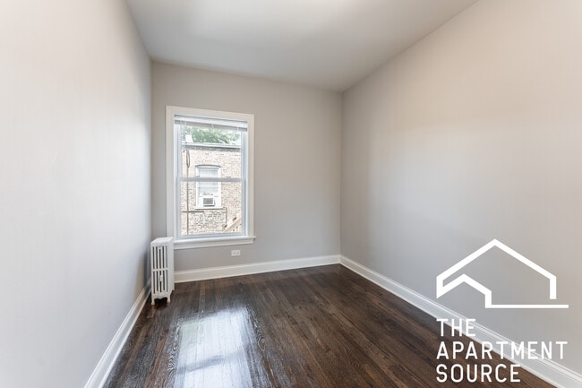 Building Photo - 4718 N Racine Ave
