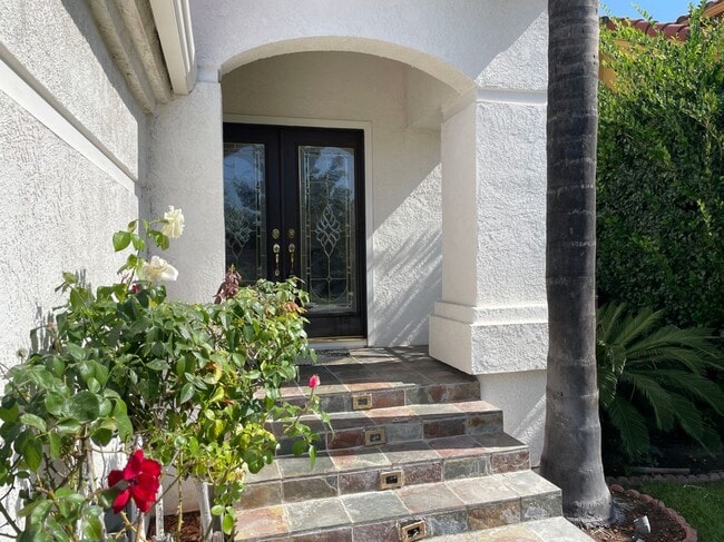 Foto del edificio - 10190 Saddlehill Terrace