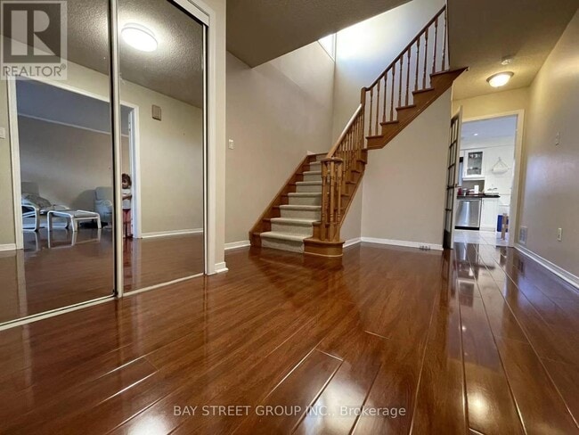 Building Photo - 4255 Wakefield Crescent