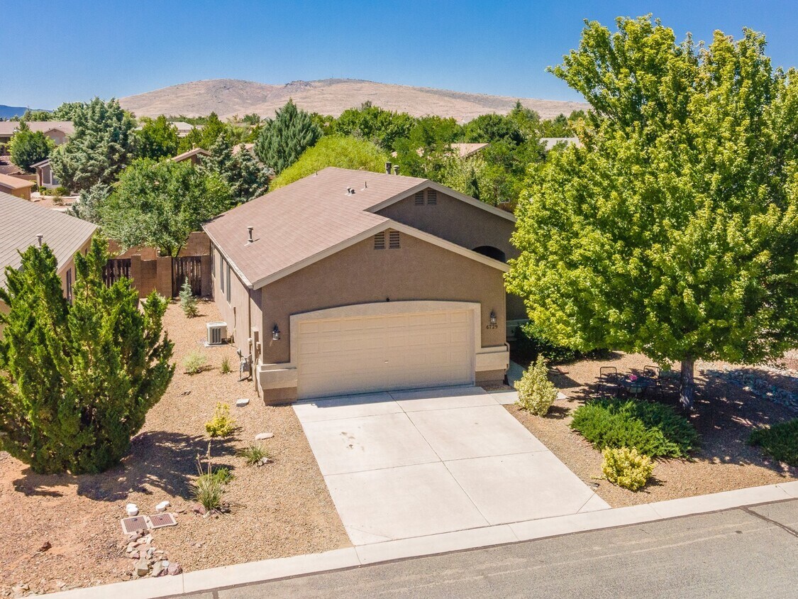 6729 E Kilkenny Pl, Prescott Valley, AZ 86314 House Rental in