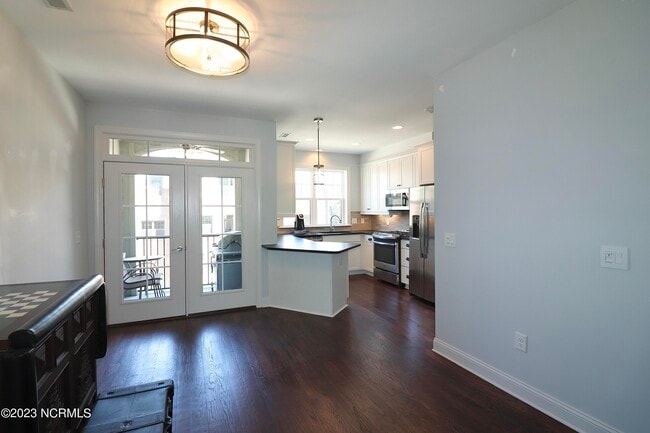 Building Photo - 15 Brownstone Ln