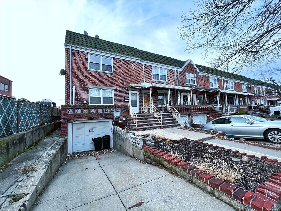 424848 195th St Unit 2, Queens, NY 11358 Room for Rent in Queens