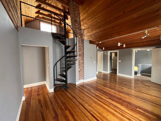 Building Photo - 43 Helen St
