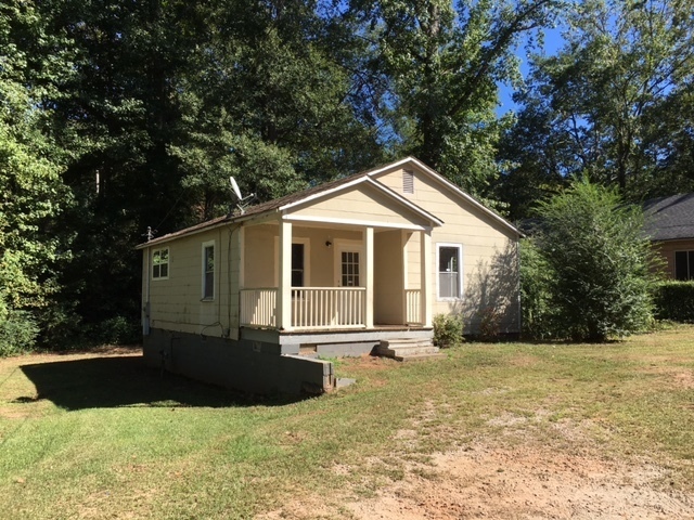 Primary Photo - 302 Oak St