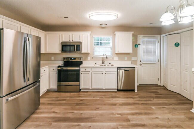 Foto del edificio - 8543 Alicia Brittany Ln