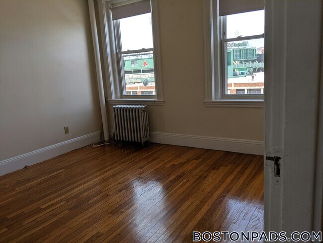 Building Photo - 1191 Boylston St