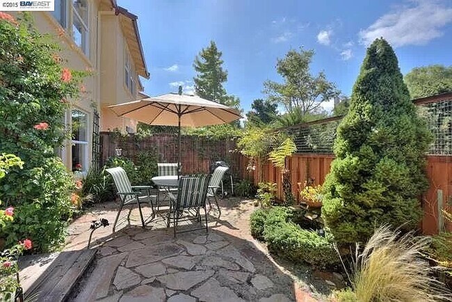 Foto del edificio - 20435 Summerglen Pl