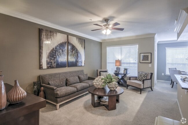 Live Boldly in the Heart of Culture - Live Boldly in the Heart of Culture Apartment
