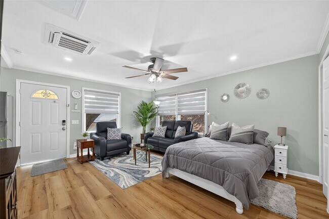 Building Photo - 407 Fairbanks St