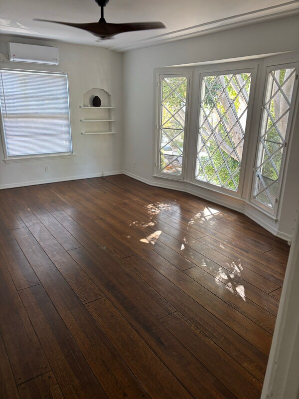 Foto del edificio - 458 1/2 N Orange Grove Ave