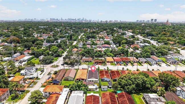 Foto del edificio - 2216 SW 62nd Ave
