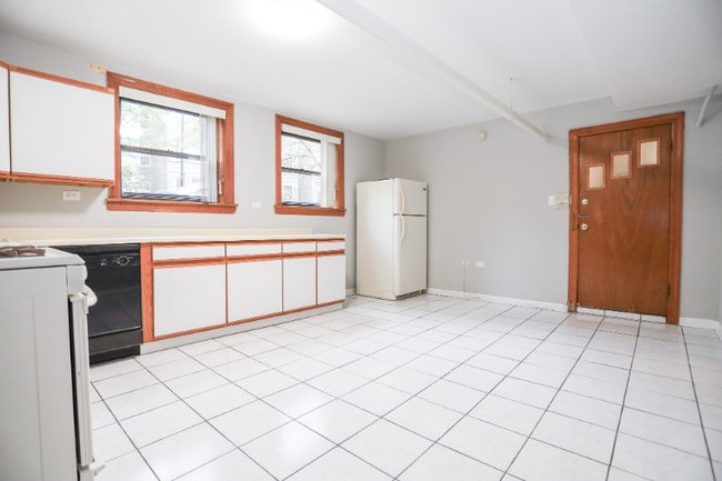 Foto del edificio - 1318 W Foster Ave