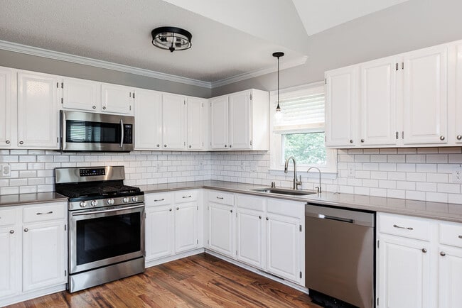 Building Photo - 3832 Doeskin Dr