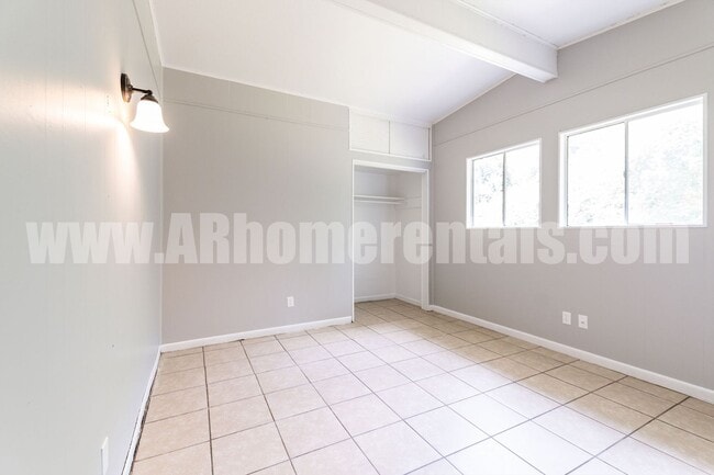 Building Photo - 1708 W 47th St