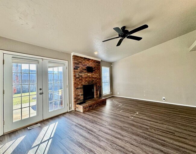 Foto del edificio - 2200 W Rockypoint Dr