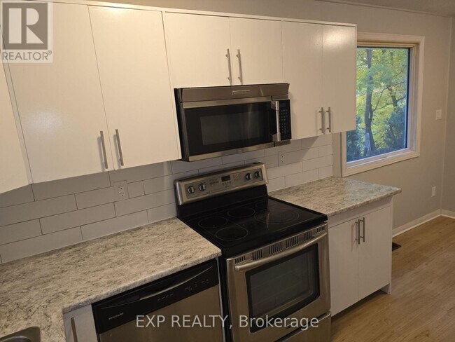 Photo du bâtiment - 89 Wellington St E