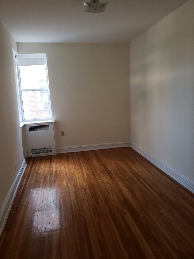Primary Photo - 140 Ocean Pkwy