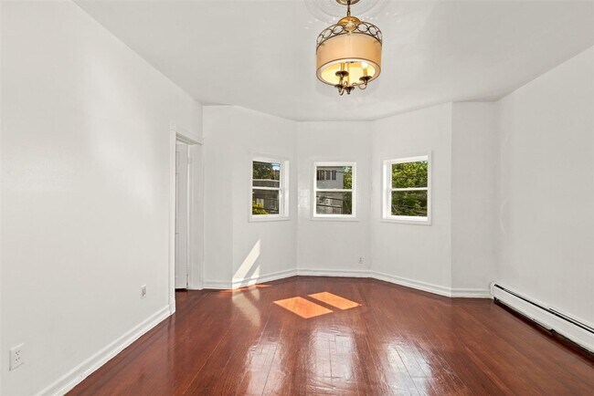 Foto del edificio - 98 Hague St