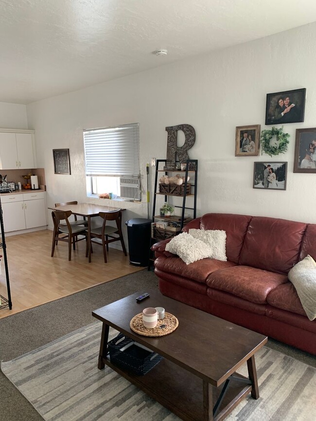 Building Photo - Cute Provo 2 Bedroom Apartment