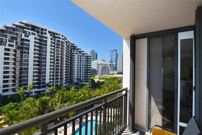 Building Photo - 540 Brickell Key Dr