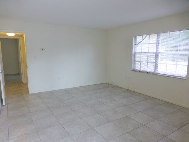 Building Photo - 400 N Hawley St