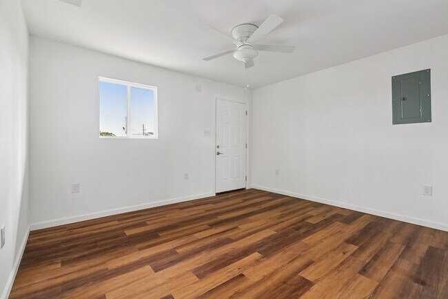 Foto del edificio - 3318 Broadway St