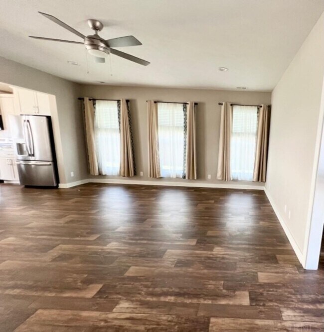 Foto del edificio - 5943 Brookstone Dr