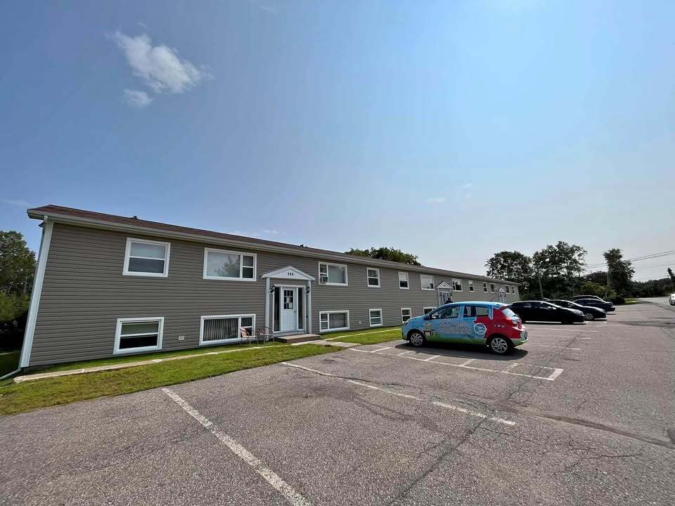 Primary Photo - 340 Raymond Ave
