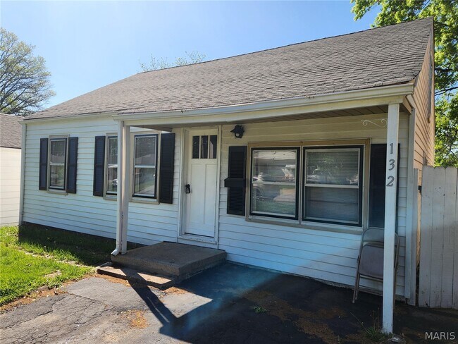 Foto del edificio - 132 Deane Ct