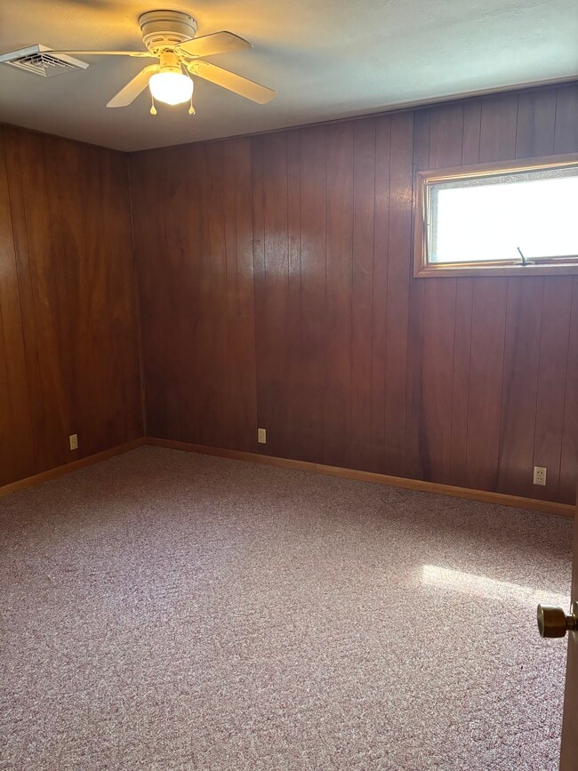 Building Photo - 189 N Park Dr