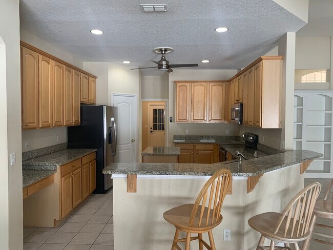Building Photo - 3733 Crescent Park Blvd