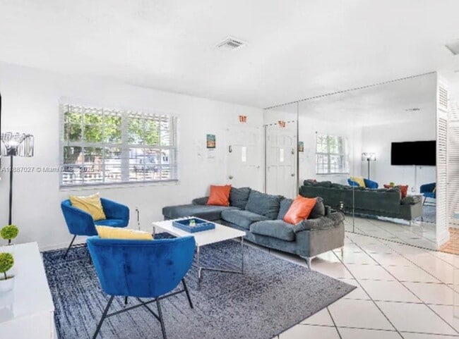 Foto del edificio - 330 N 68th Ave