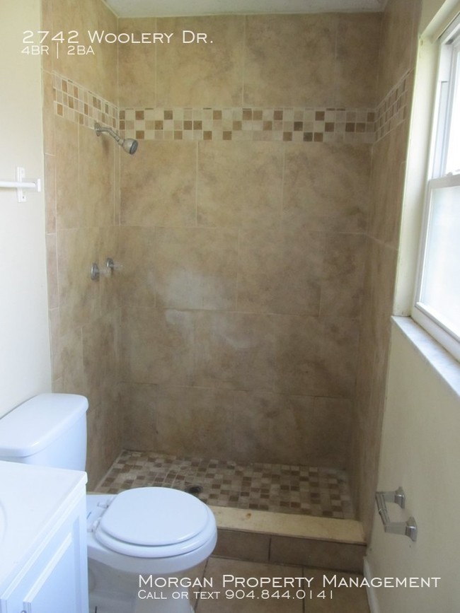 Building Photo - 2742 Woolery Dr