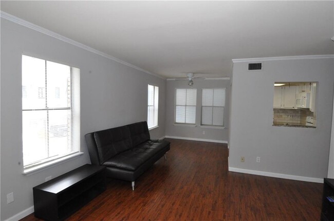 Building Photo - 2206 Nueces St